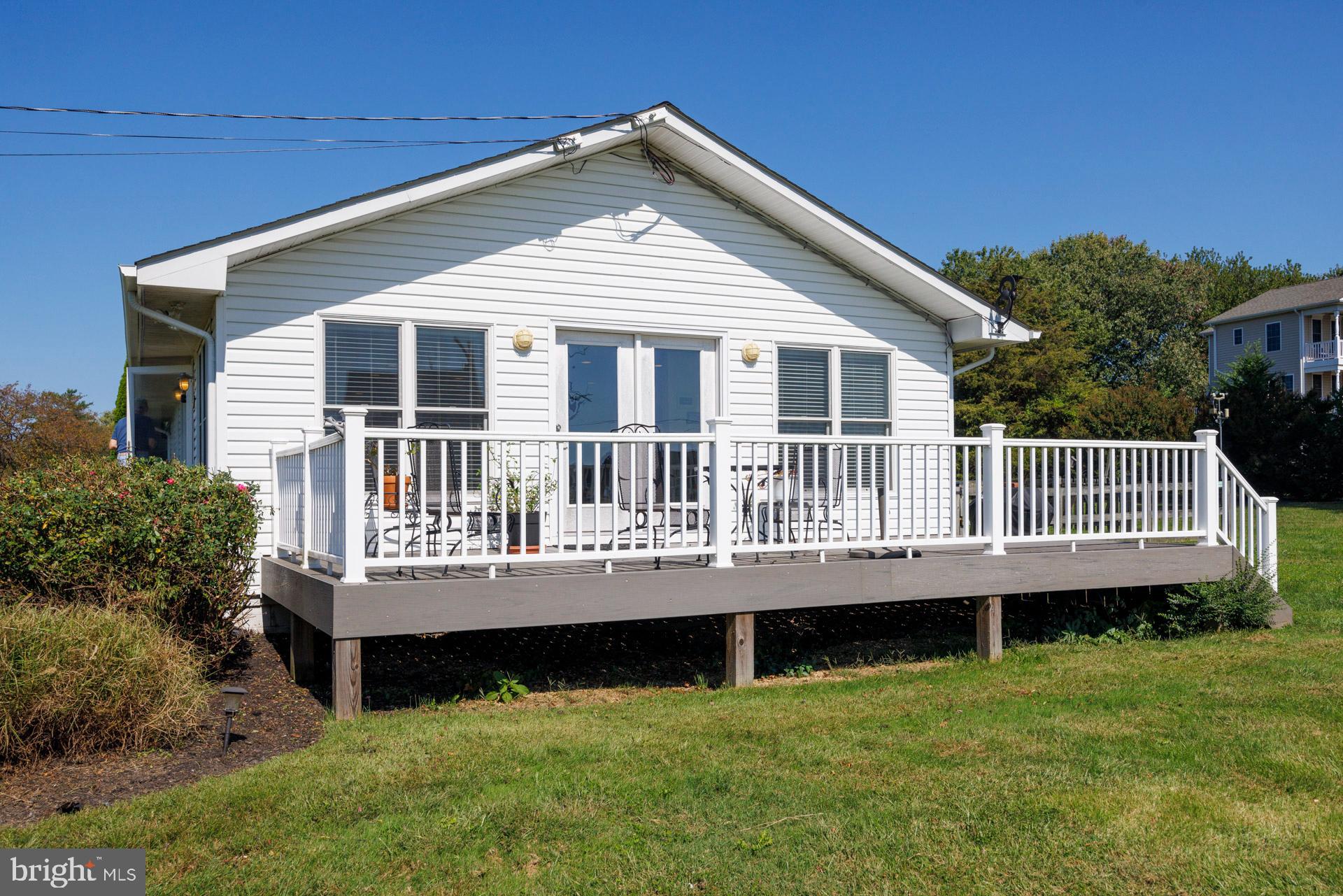 713 Bay Dr