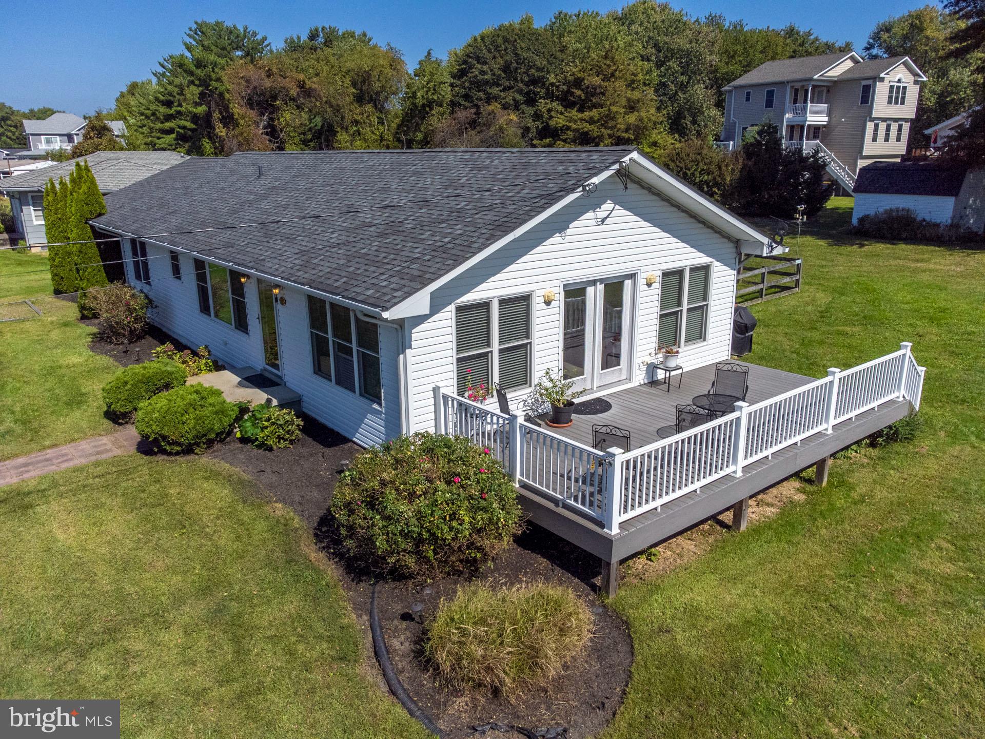 713 Bay Dr