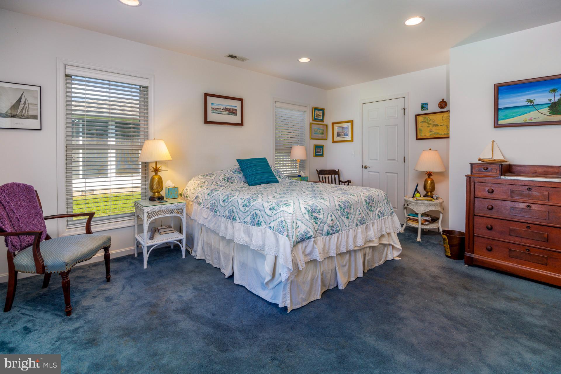 713 Bay Dr