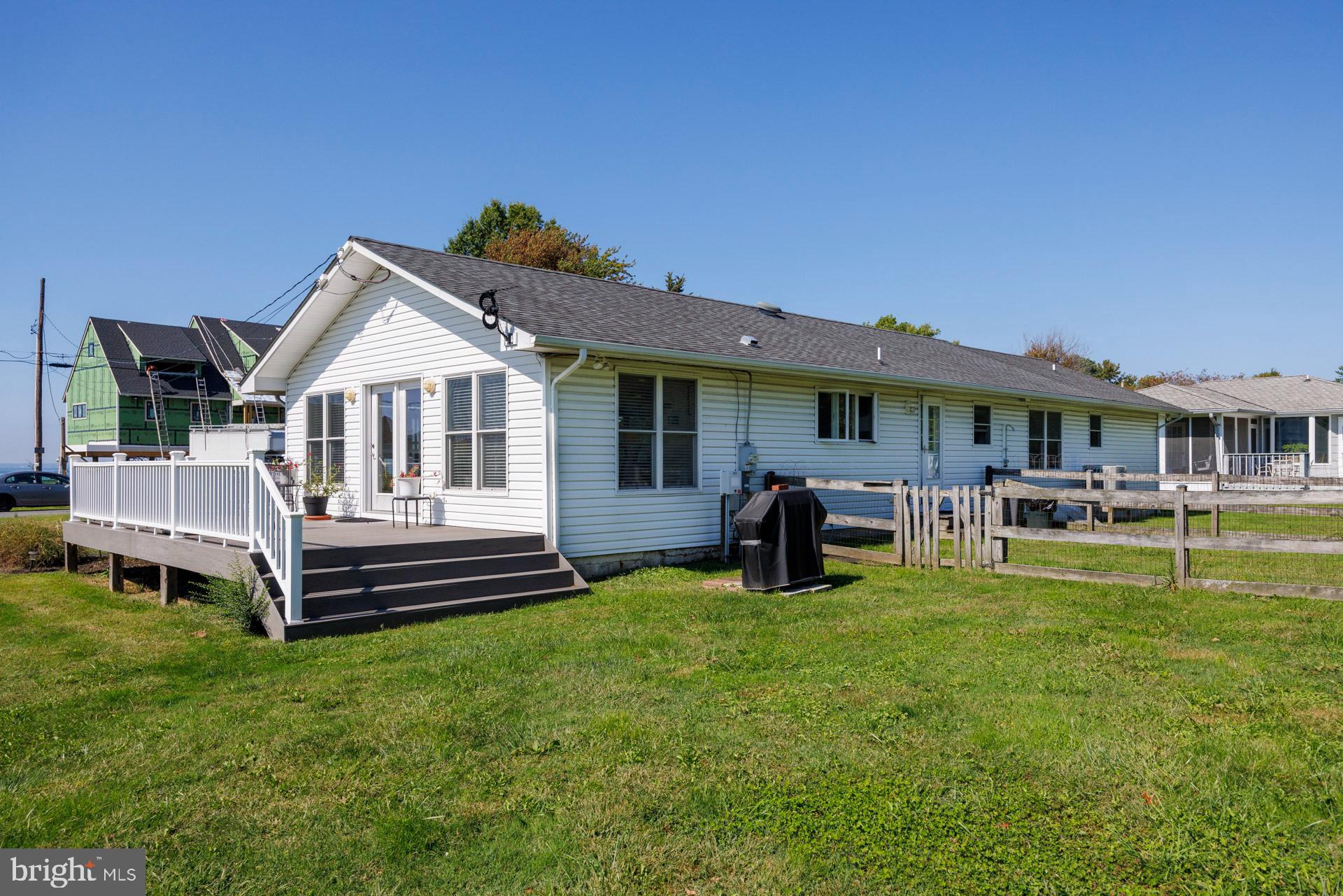 713 Bay Dr
