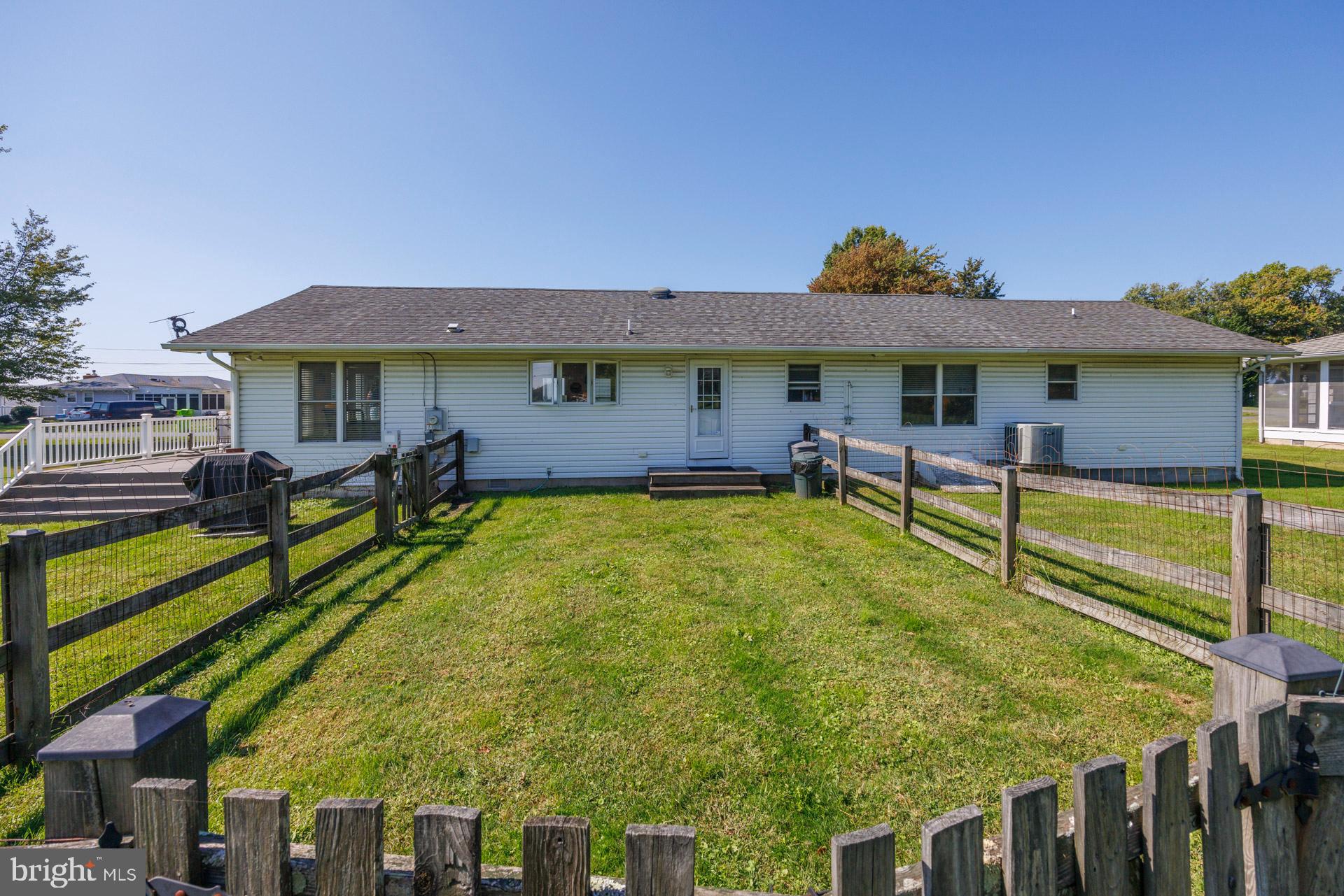 713 Bay Dr