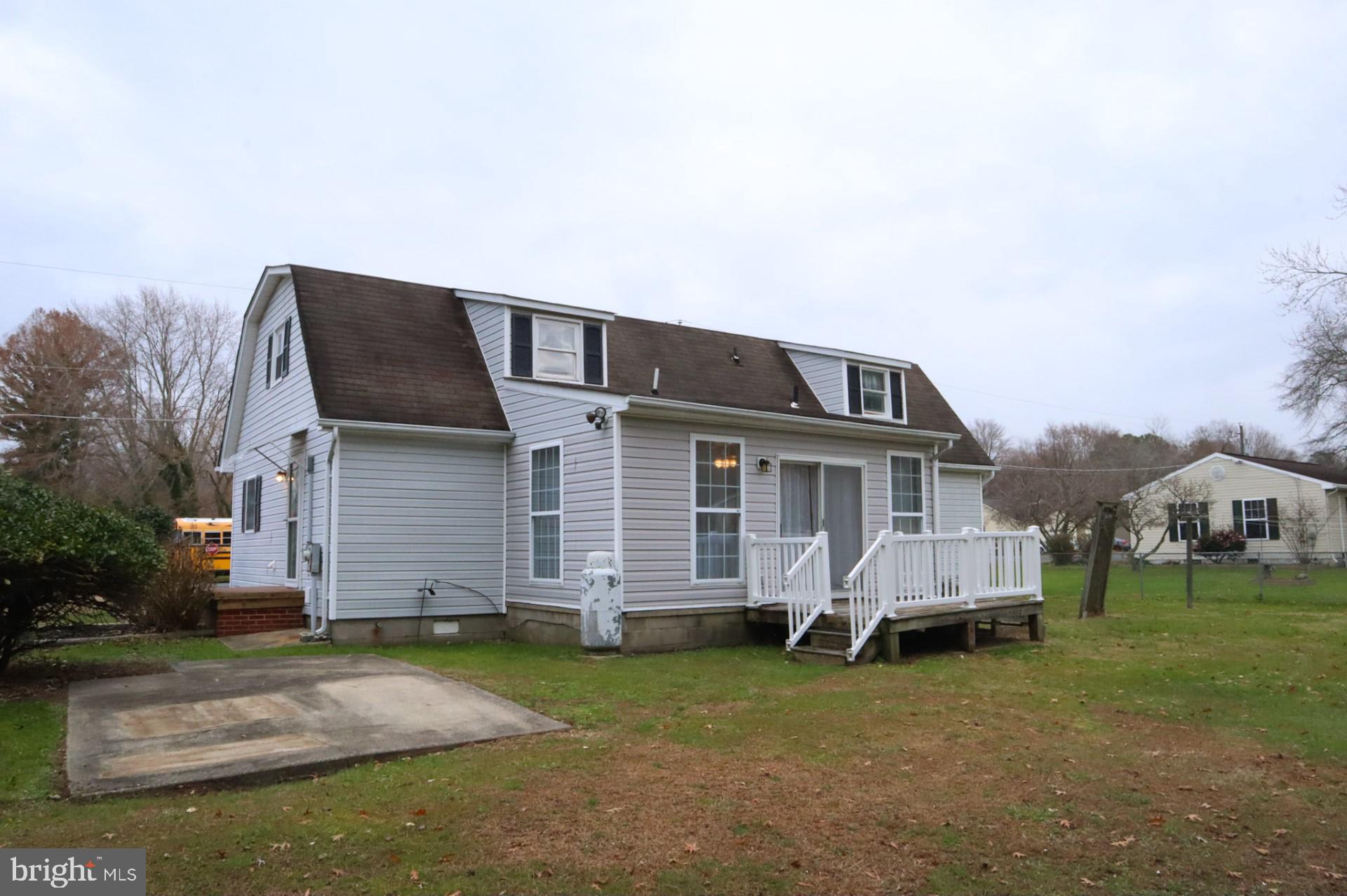 100 Pine Dr
