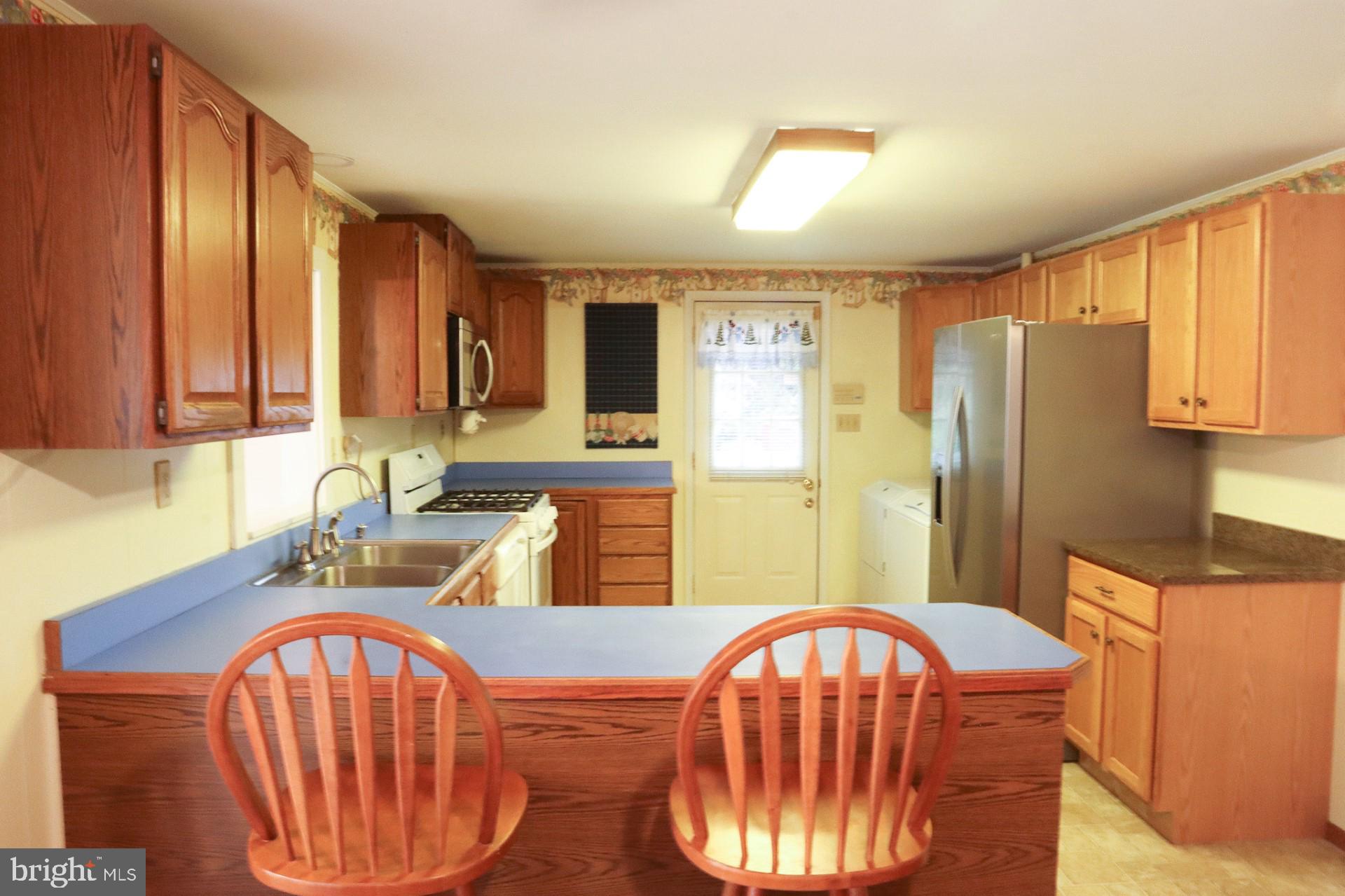 100 Pine Dr