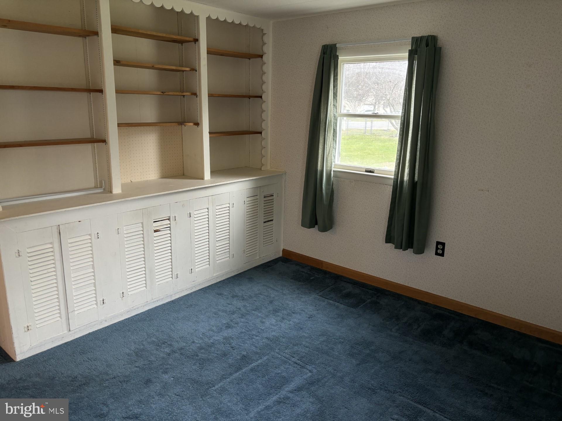100 Pine Dr