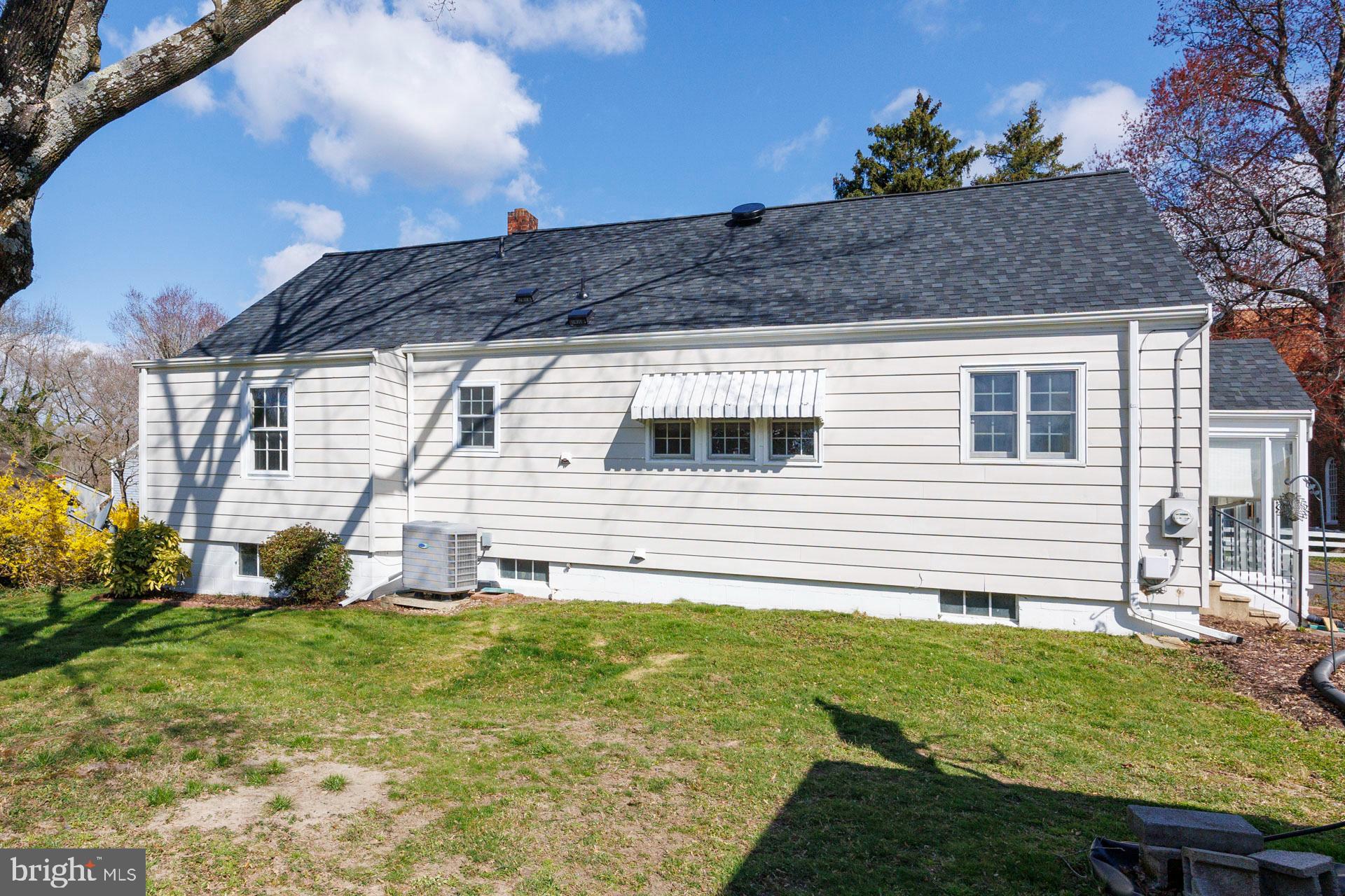 201 Church Ln