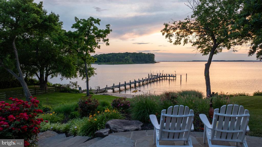 220 Old Wharf Ln