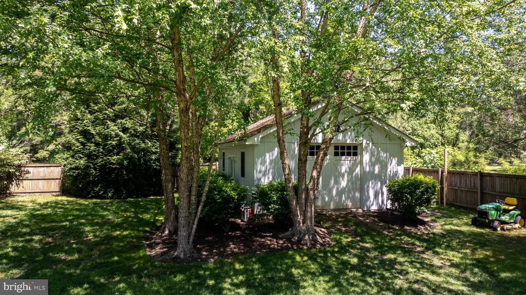220 Old Wharf Ln