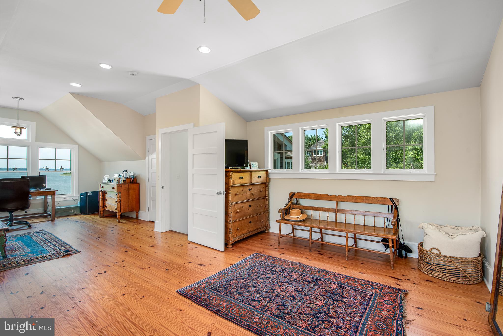 220 Old Wharf Ln