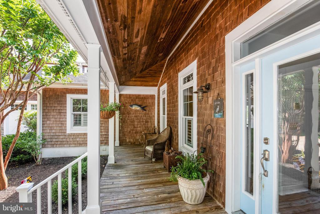 220 Old Wharf Ln