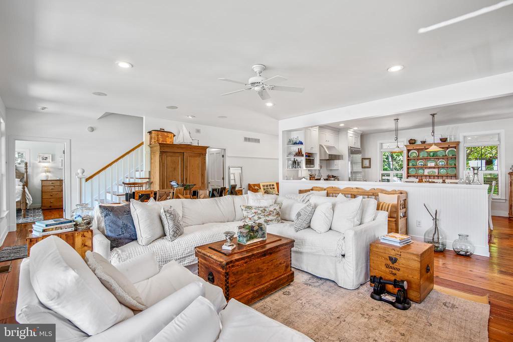 220 Old Wharf Ln