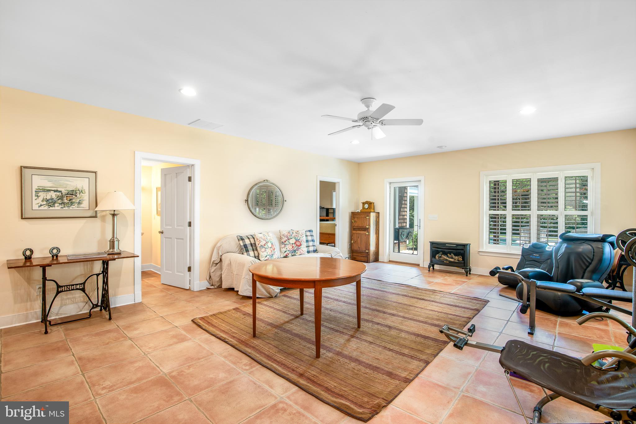 220 Old Wharf Ln