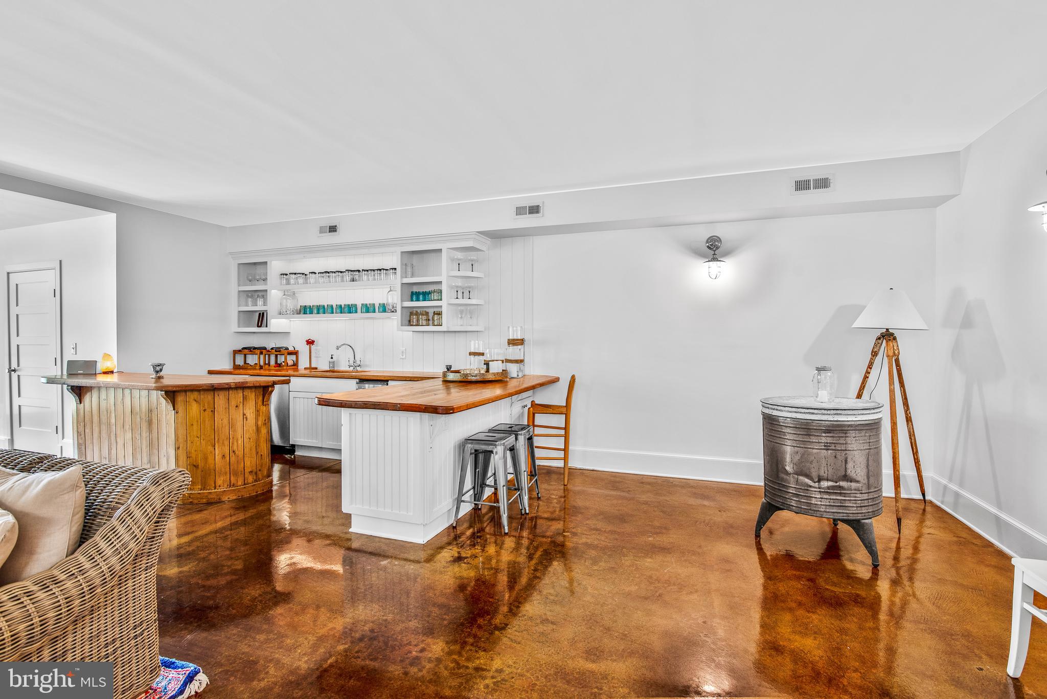 220 Old Wharf Ln