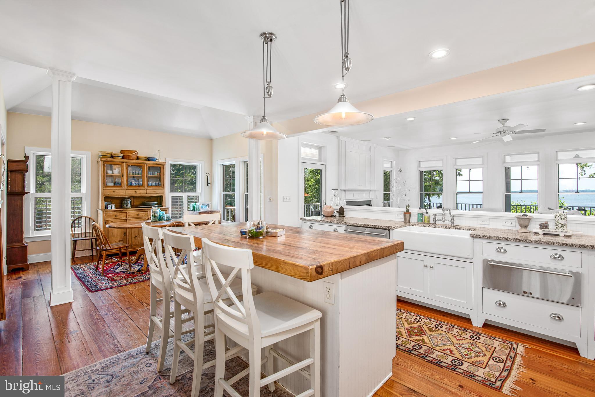 220 Old Wharf Ln
