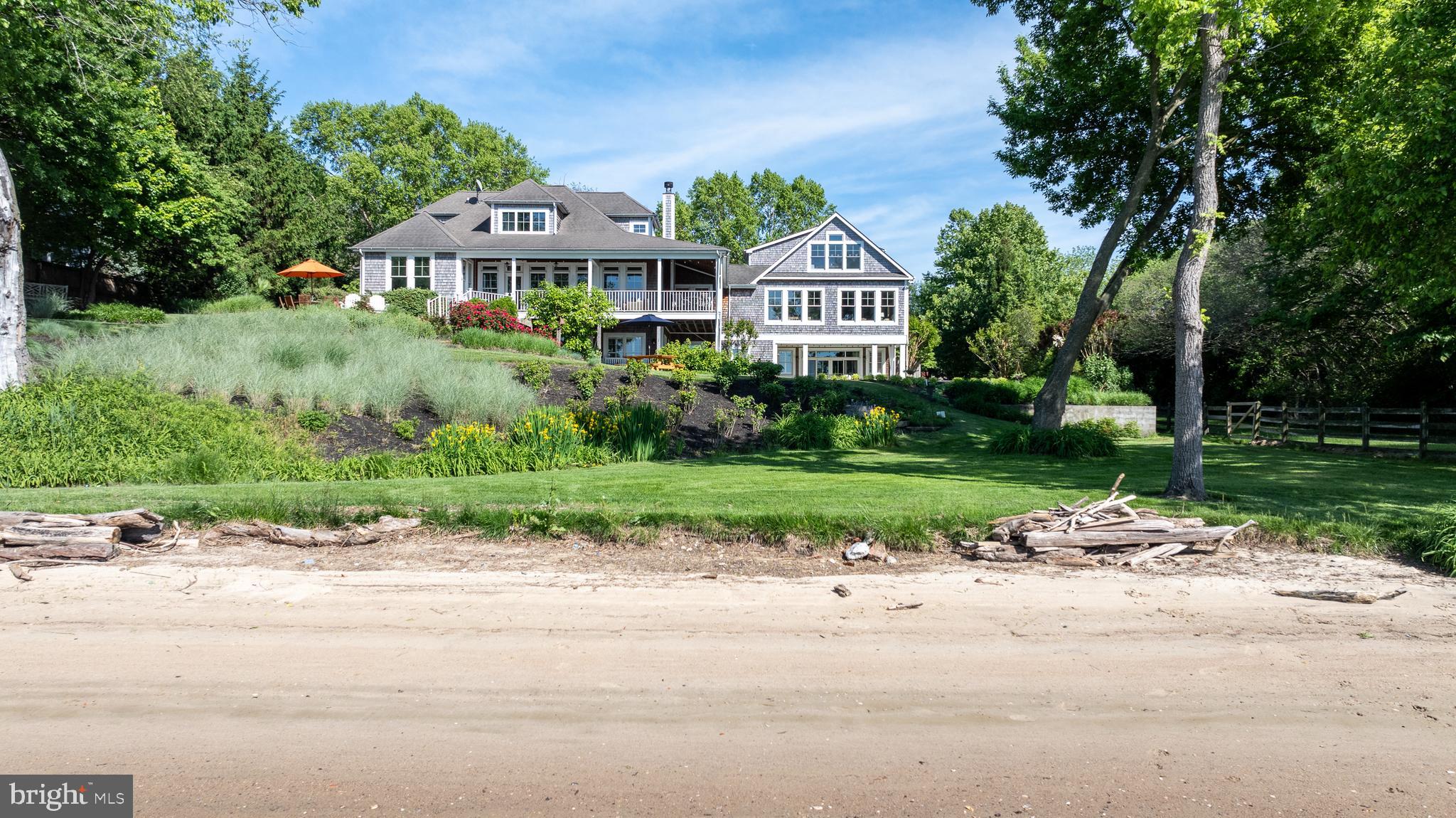 220 Old Wharf Ln