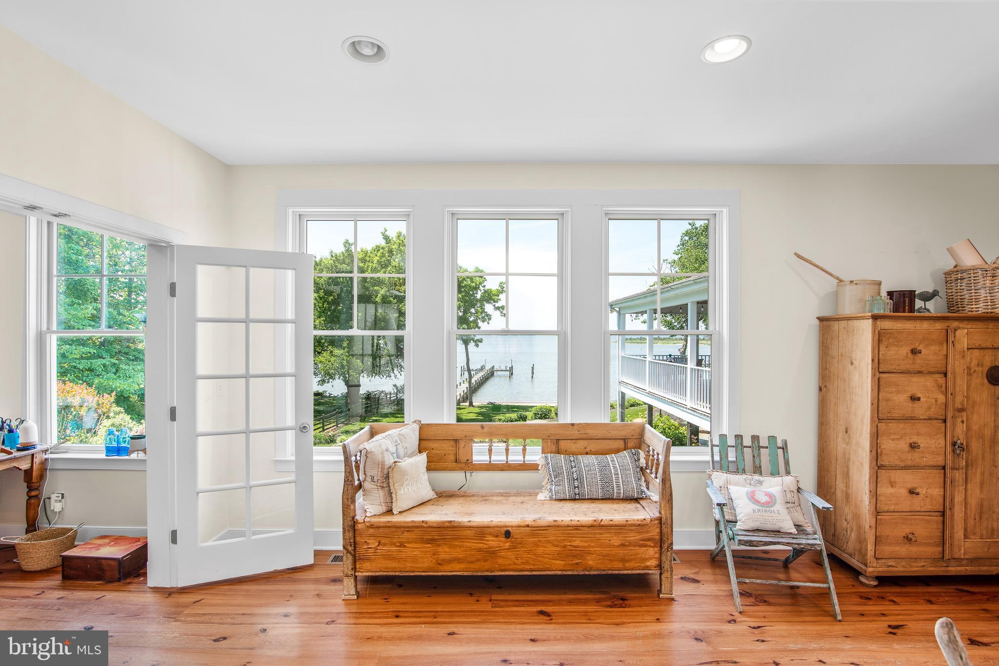 220 Old Wharf Ln