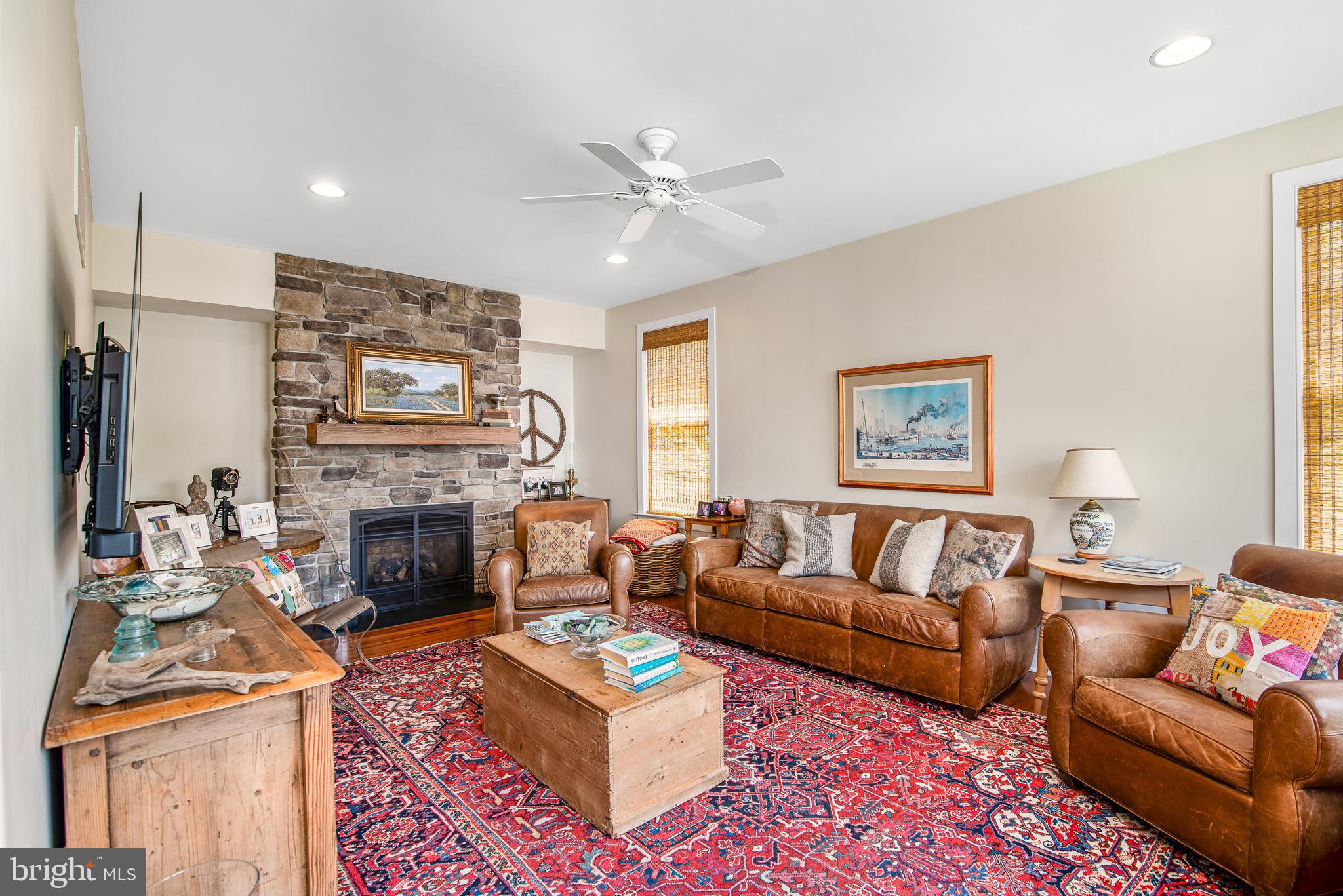 220 Old Wharf Ln