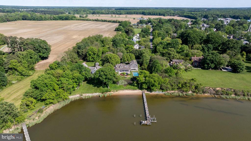 220 Old Wharf Ln