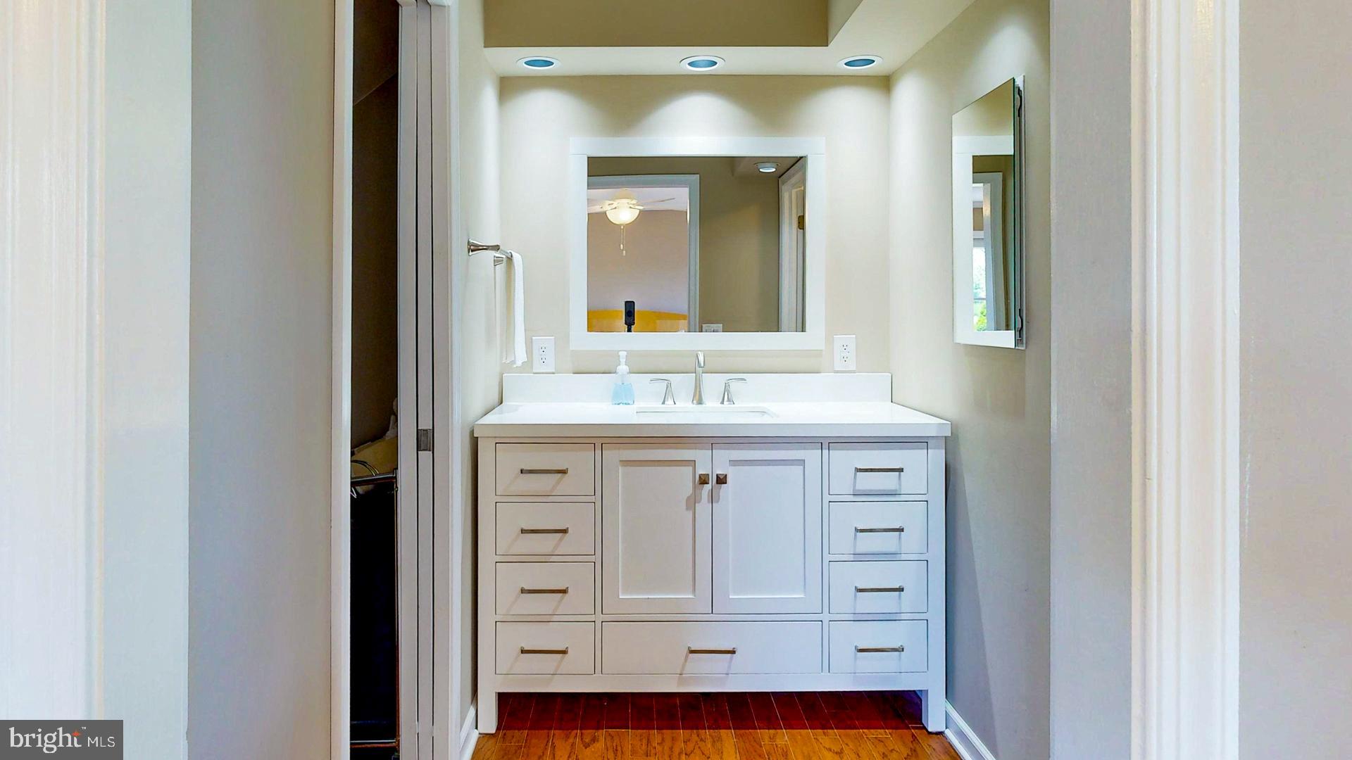 119 Congressional Dr