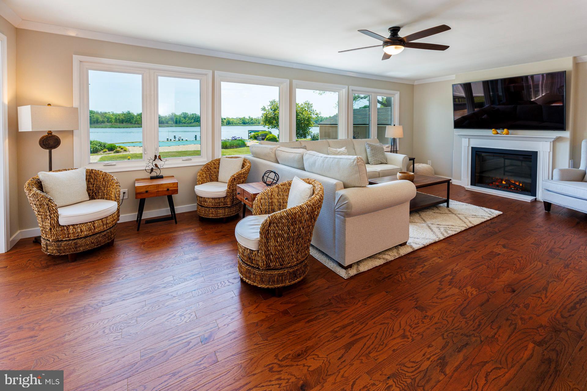 119 Congressional Dr