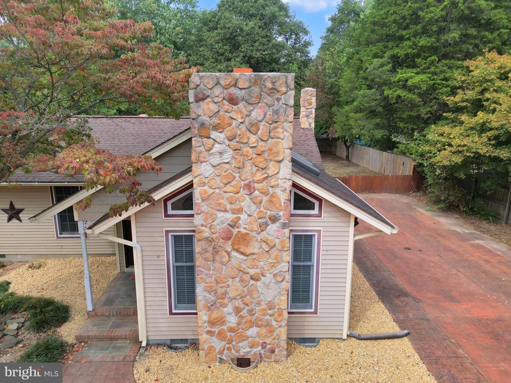 205 Creston Rd