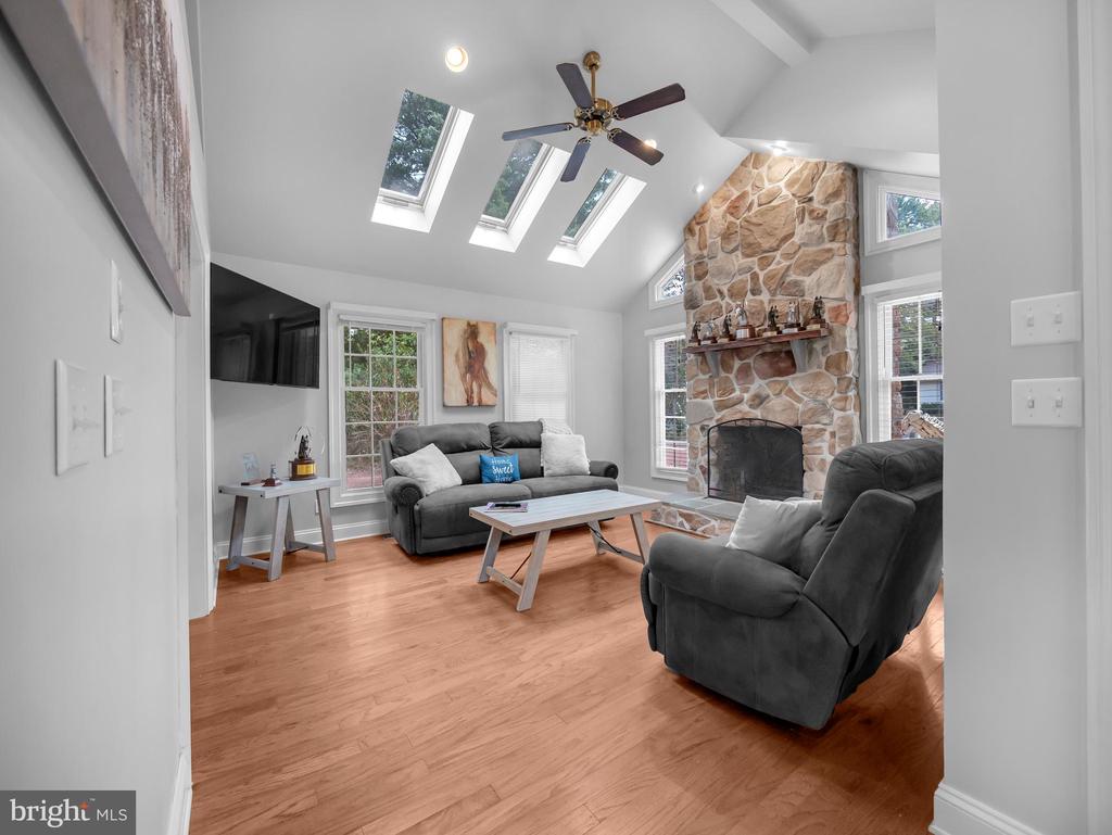 205 Creston Rd