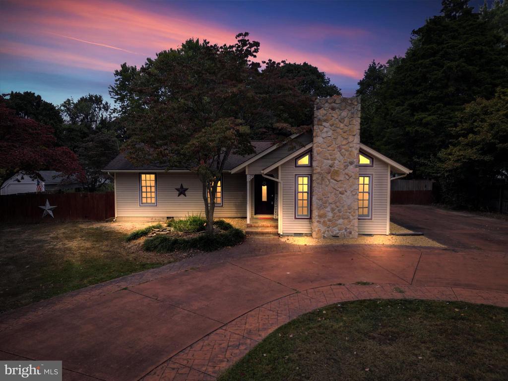 205 Creston Rd