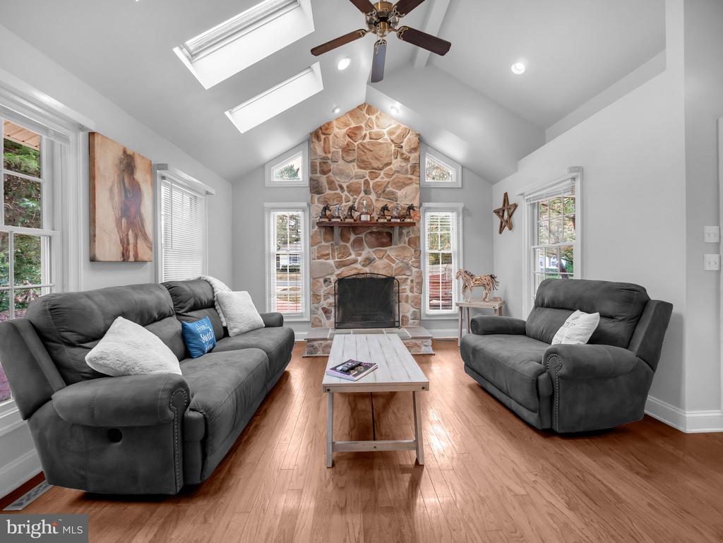 205 Creston Rd