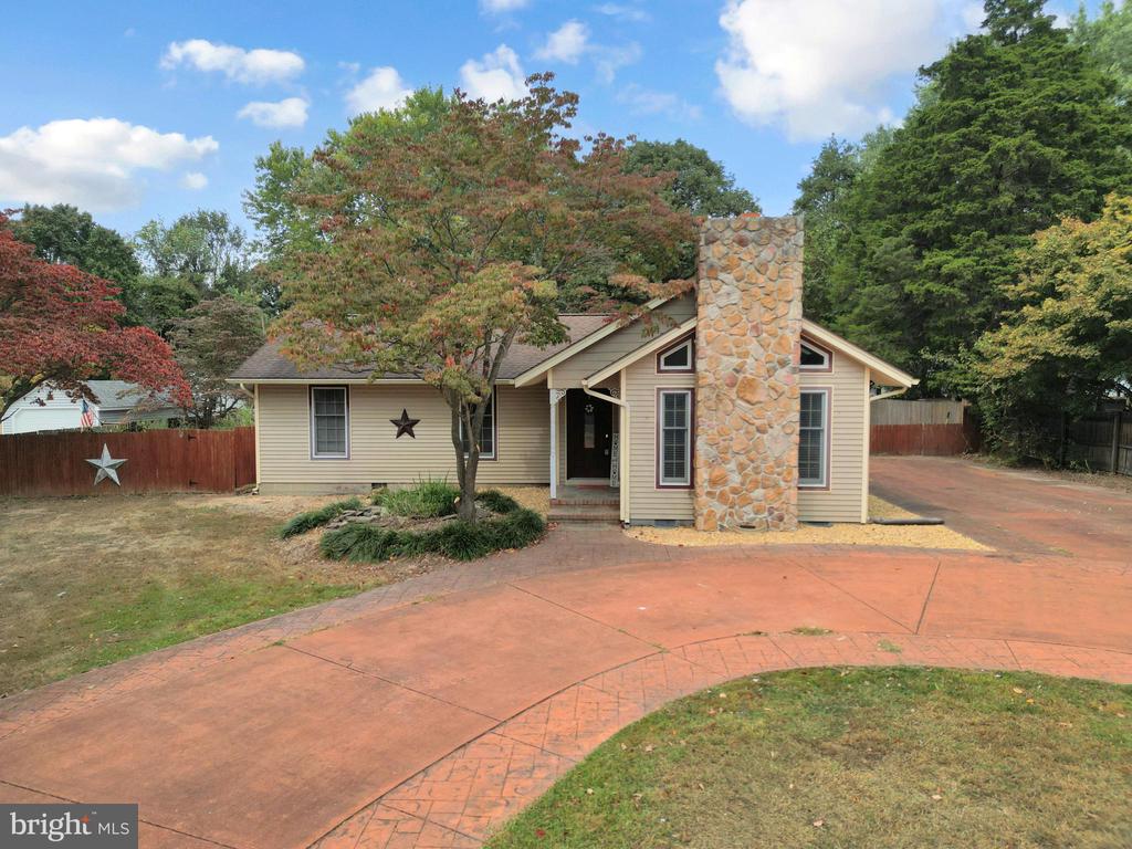 205 Creston Rd