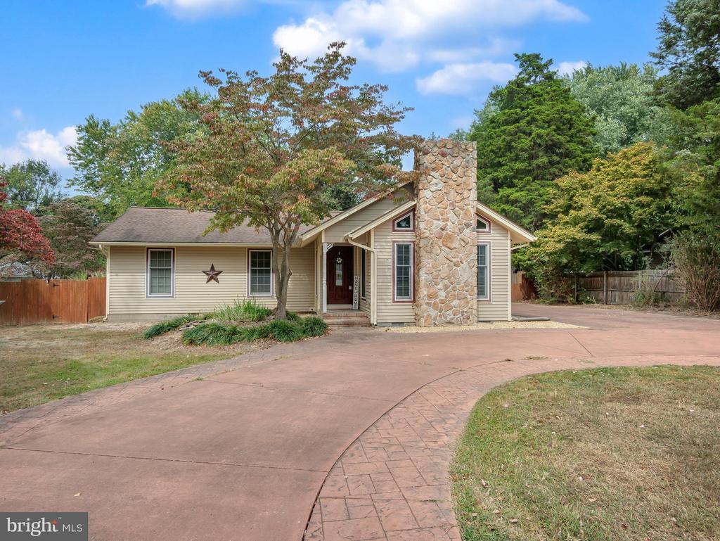 205 Creston Rd