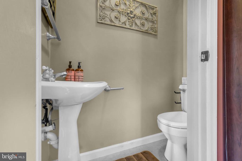 2601 Ellicott Dr