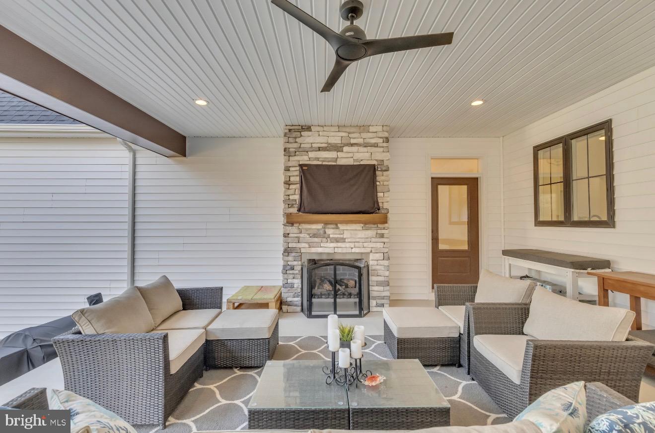 123 Thicket Ct