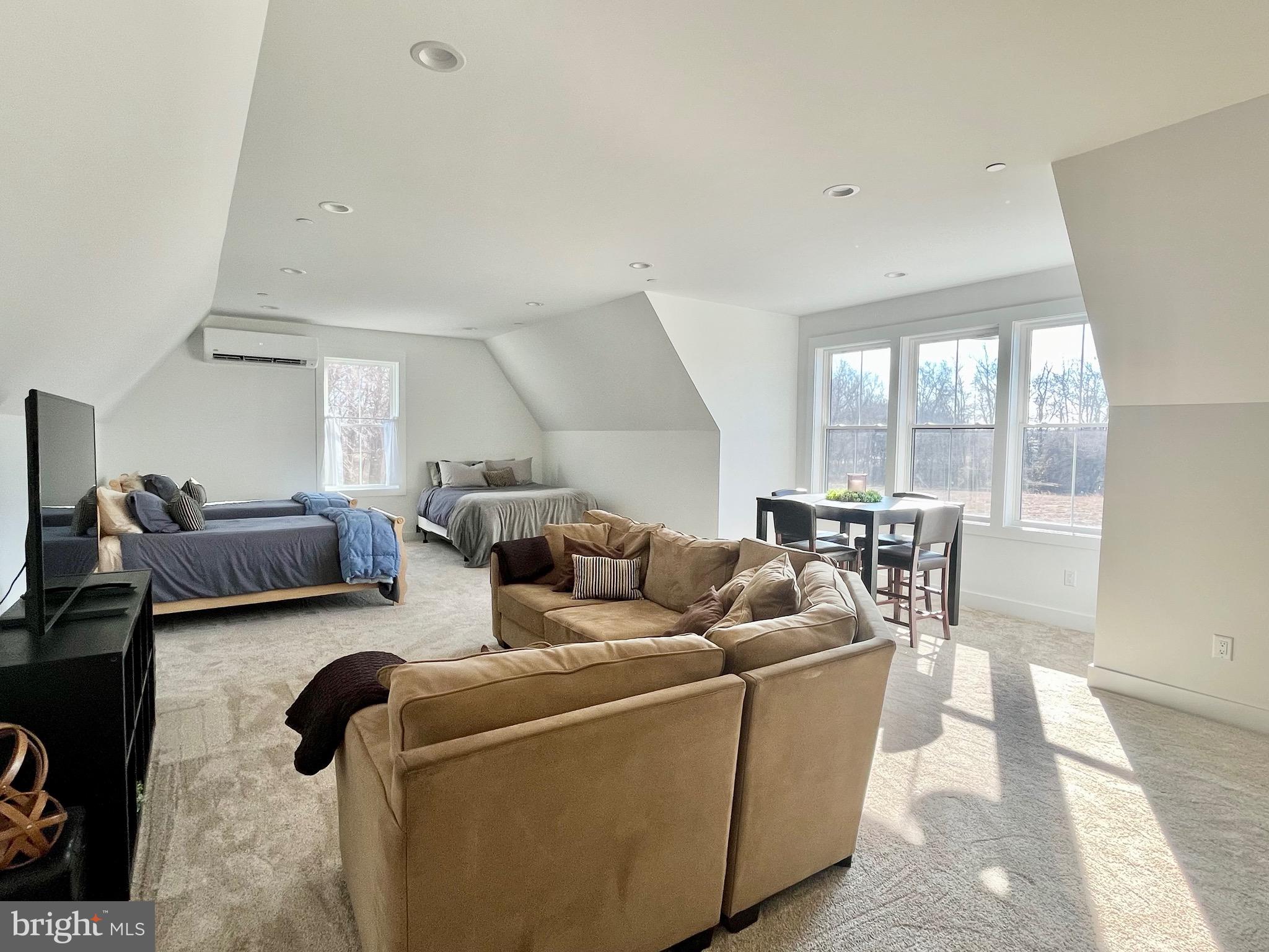 123 Thicket Ct