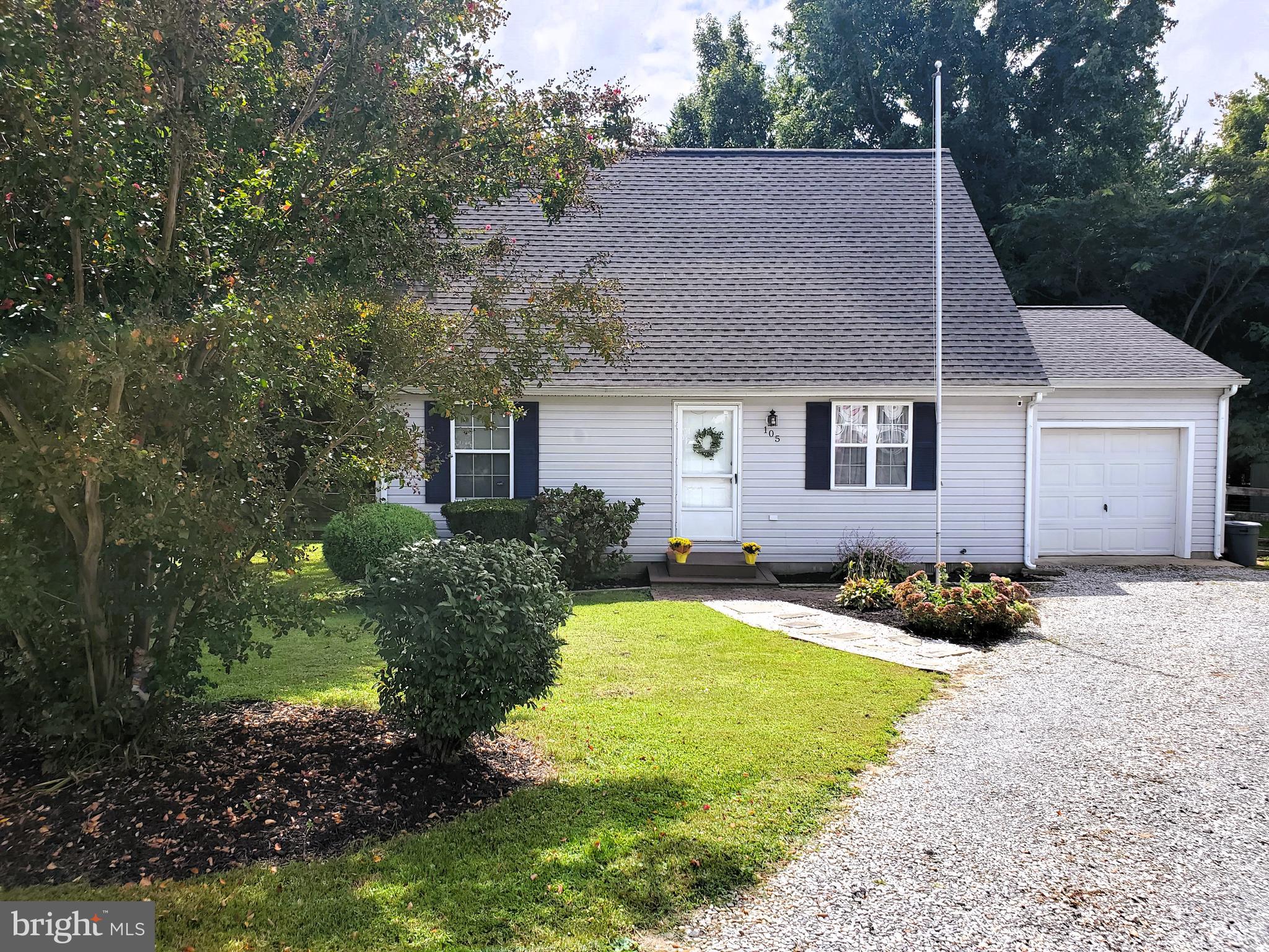 105 Donna Anne Ct