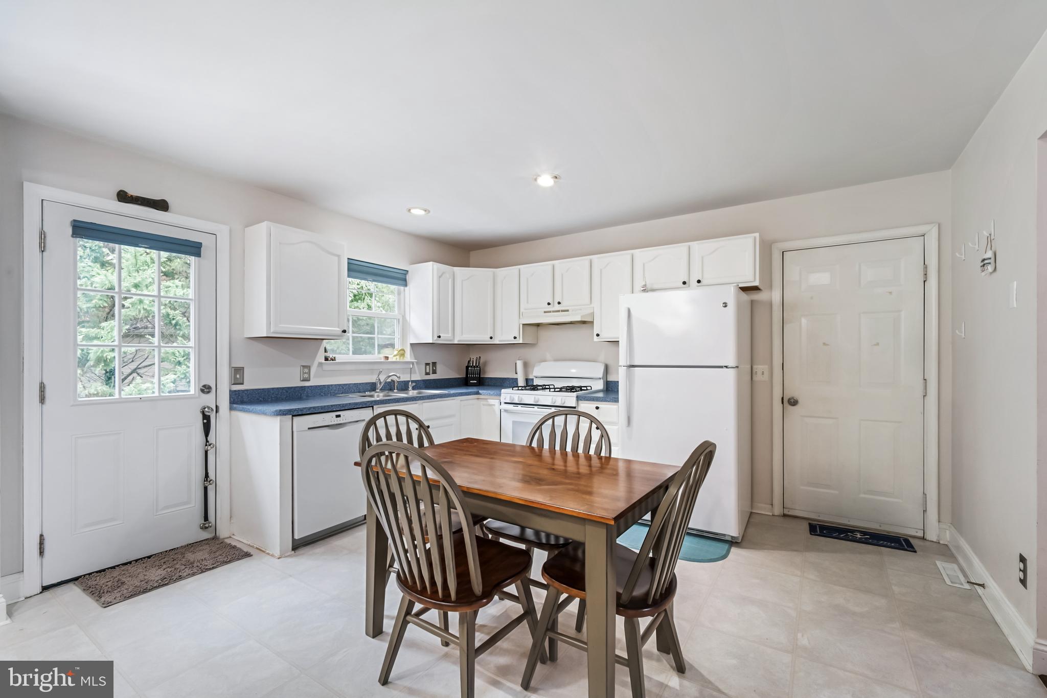 105 Donna Anne Ct