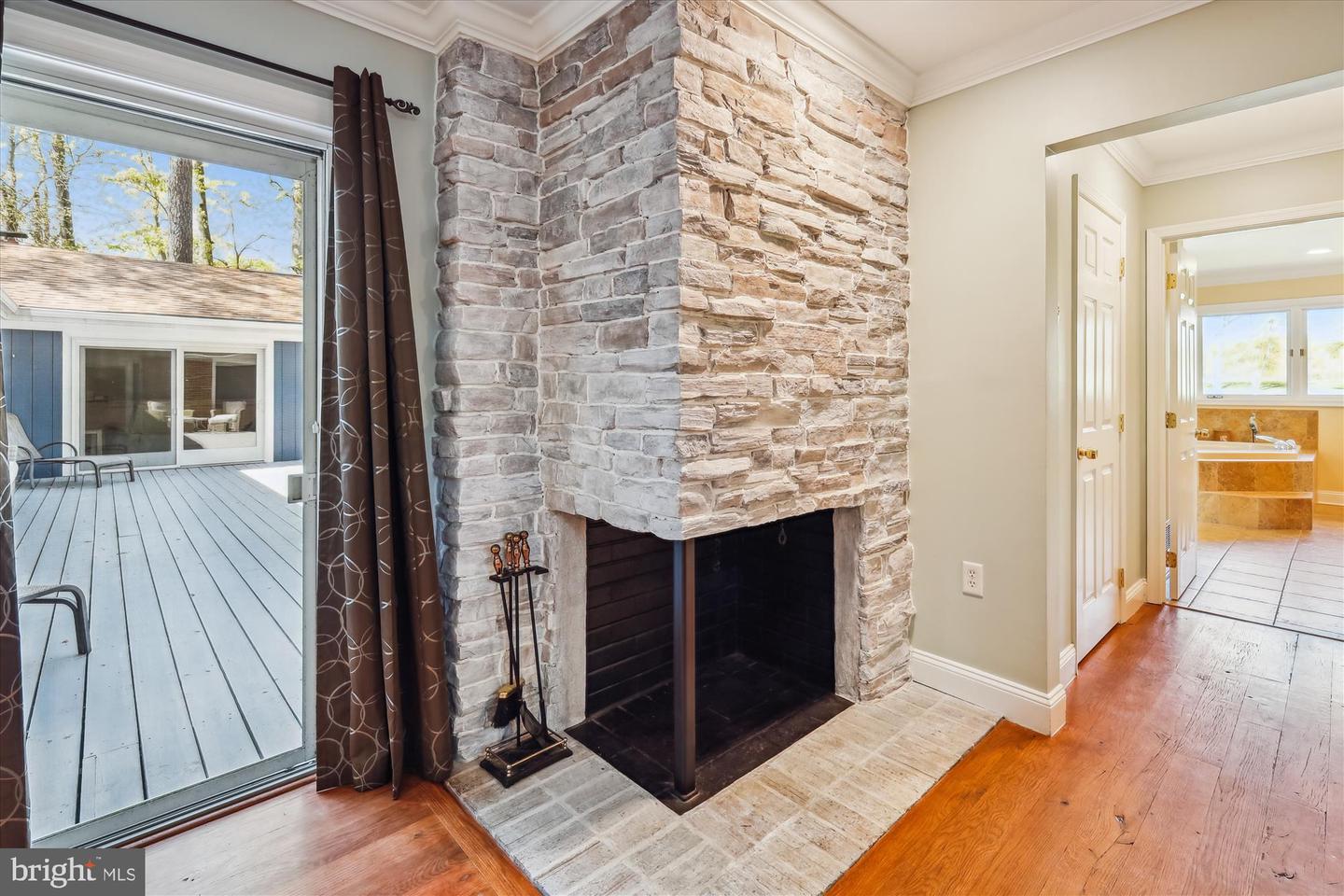 42 Prospect Bay Dr W