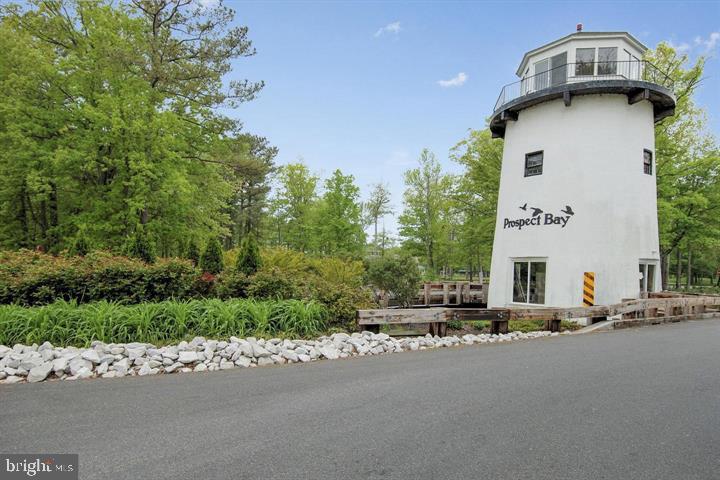 42 Prospect Bay Dr W