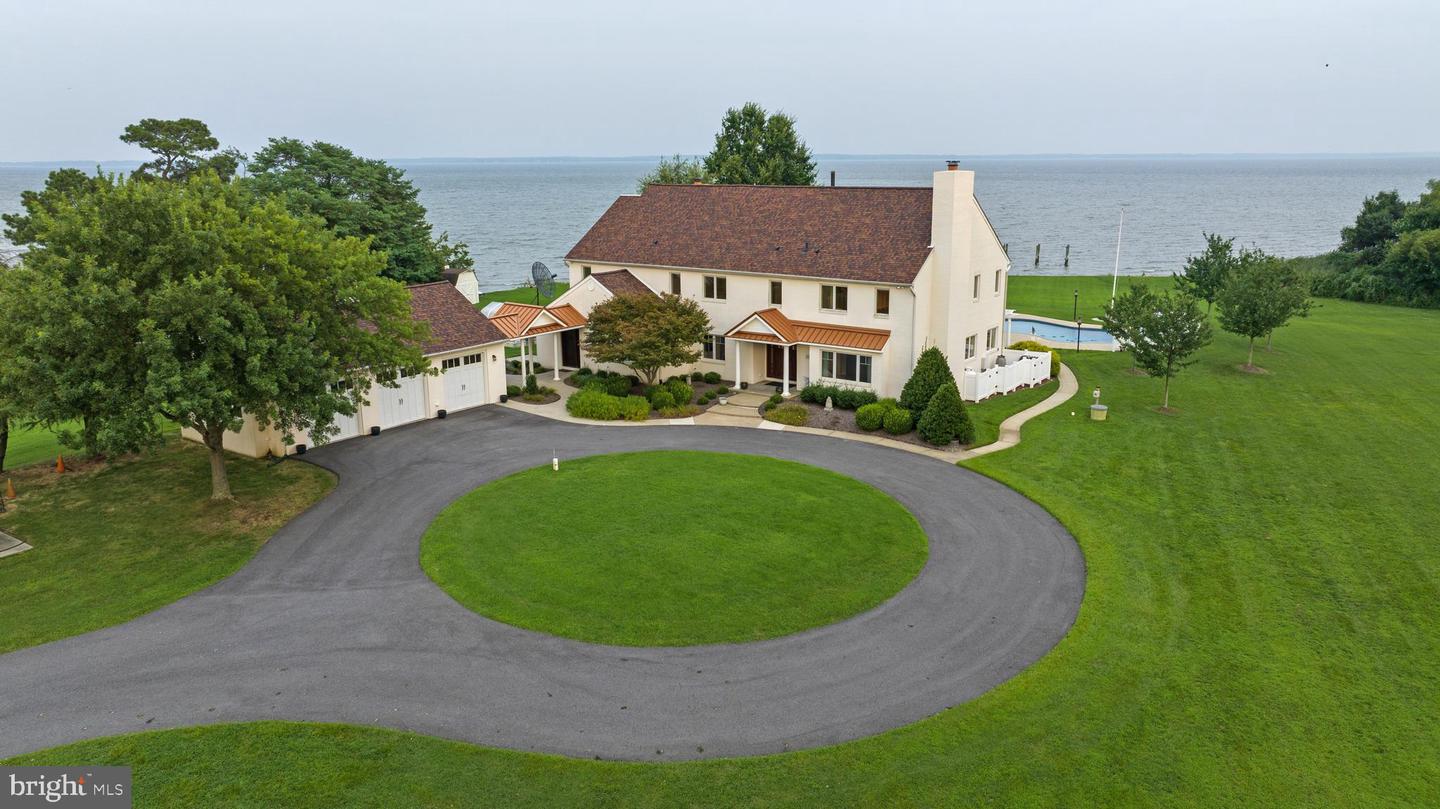200 Mallard Cove Ln