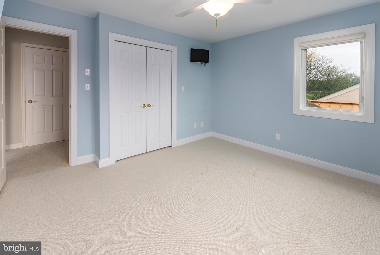 200 Mallard Cove Ln
