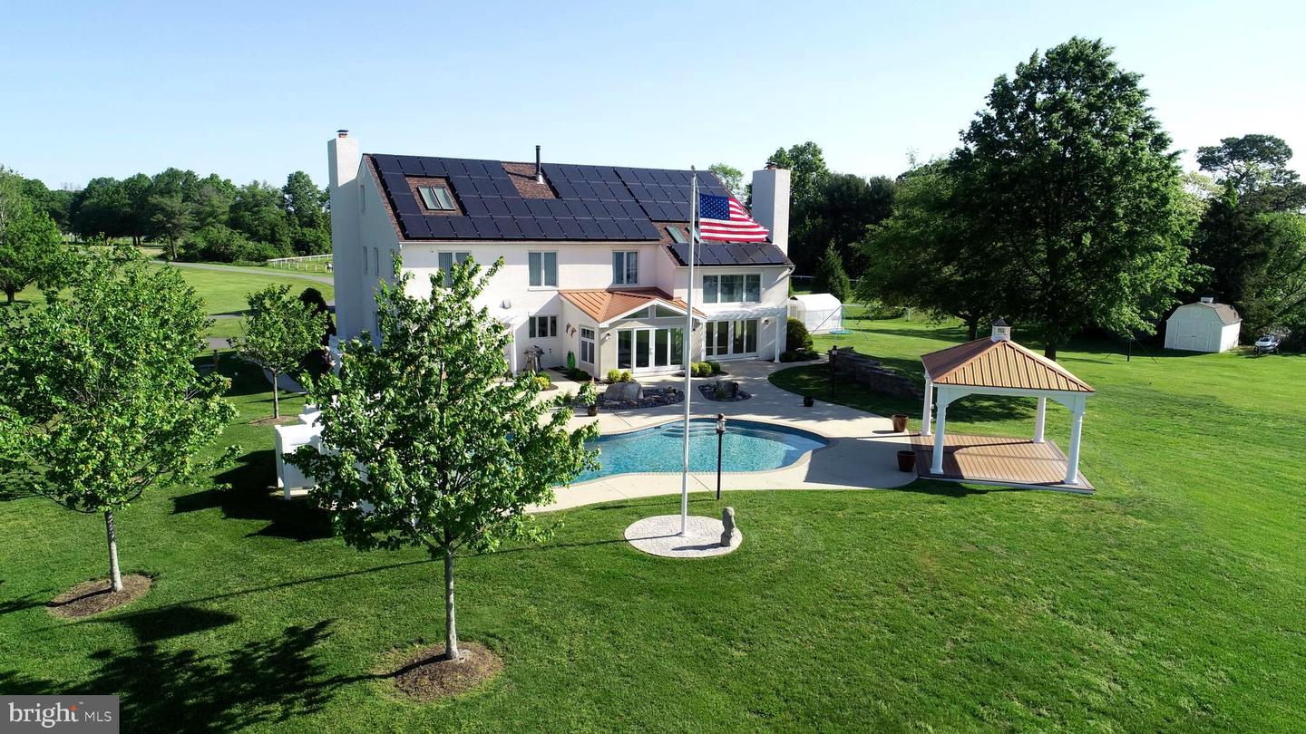 200 Mallard Cove Ln