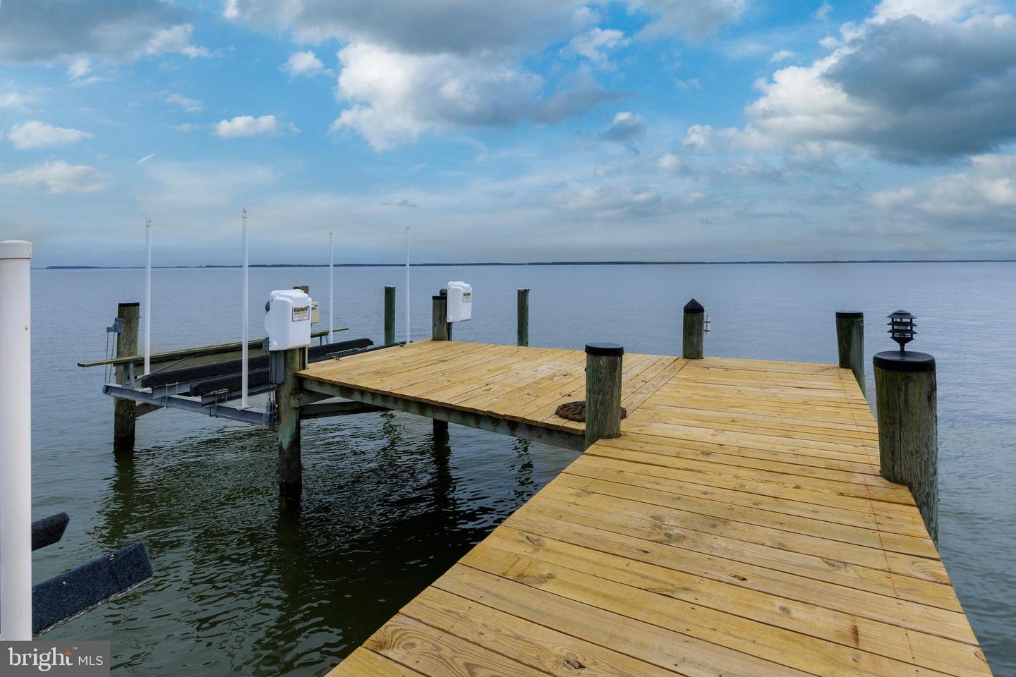 200 Mallard Cove Ln