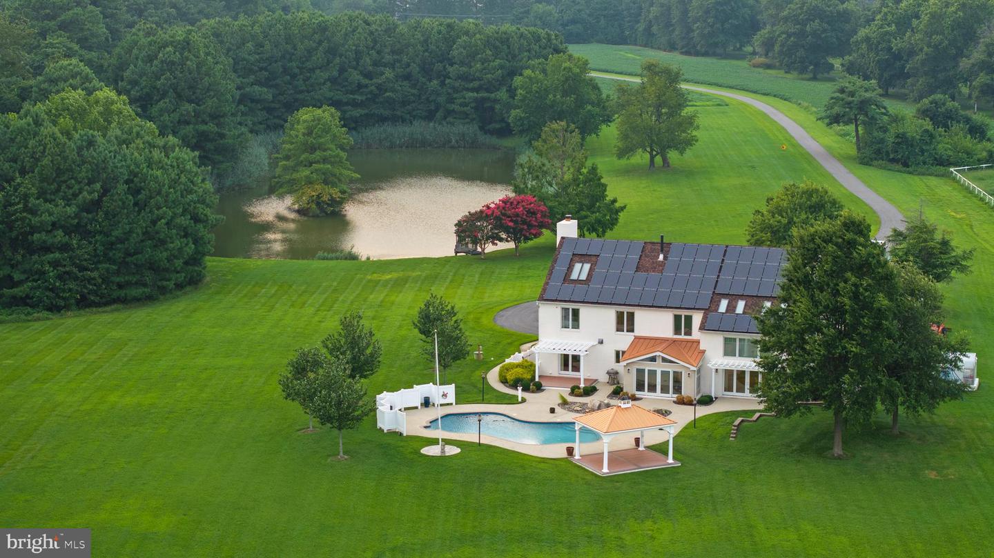 200 Mallard Cove Ln