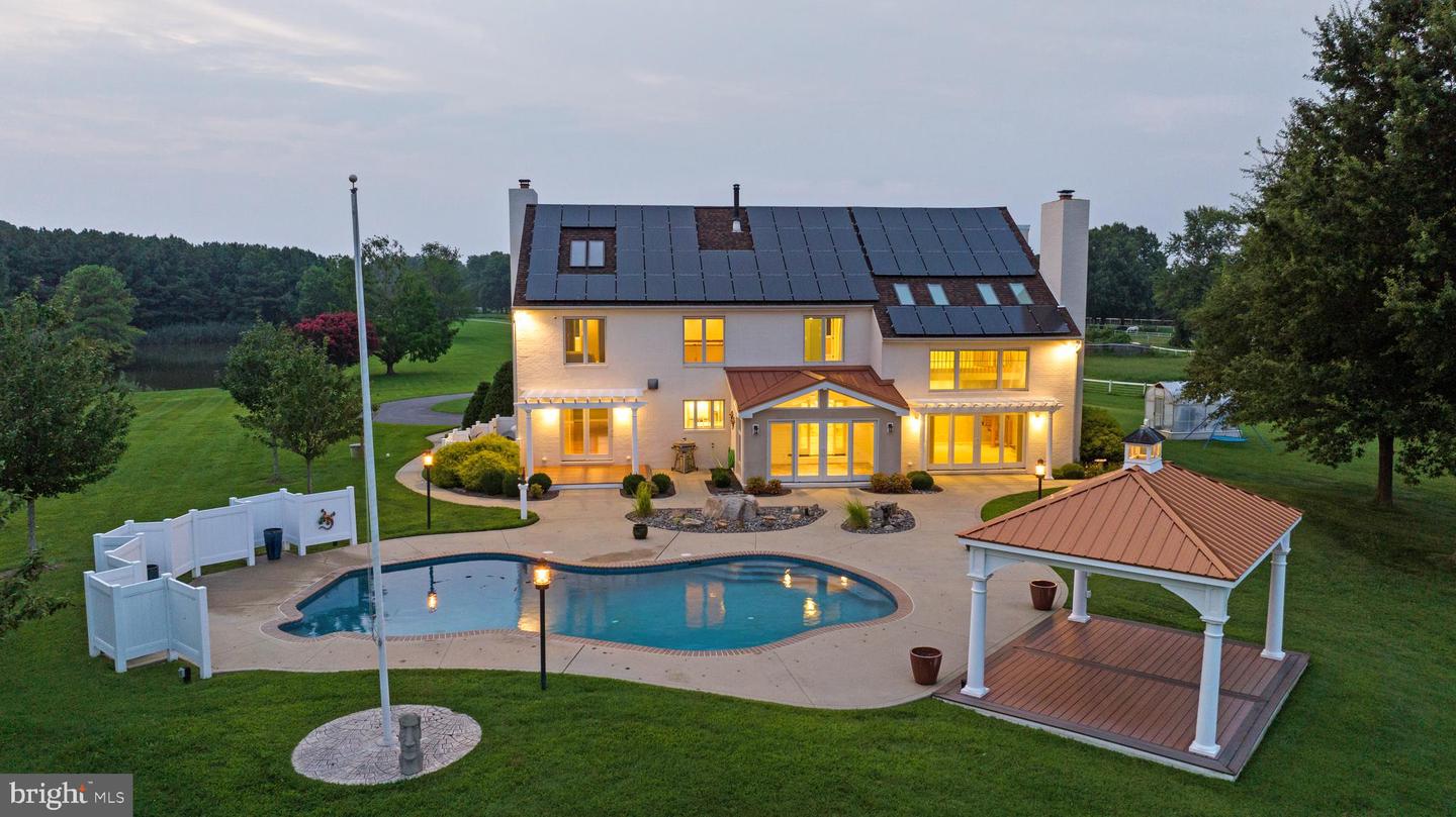 200 Mallard Cove Ln