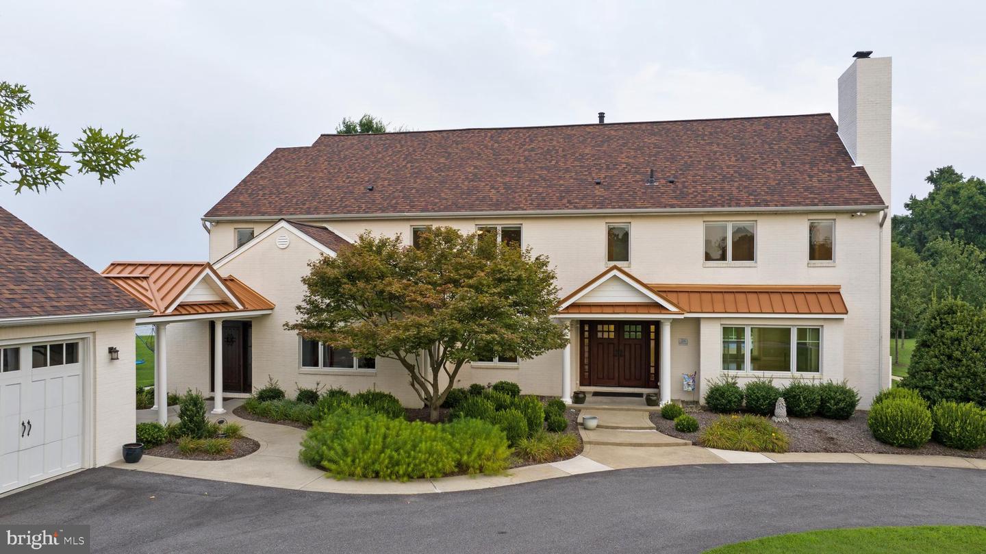 200 Mallard Cove Ln