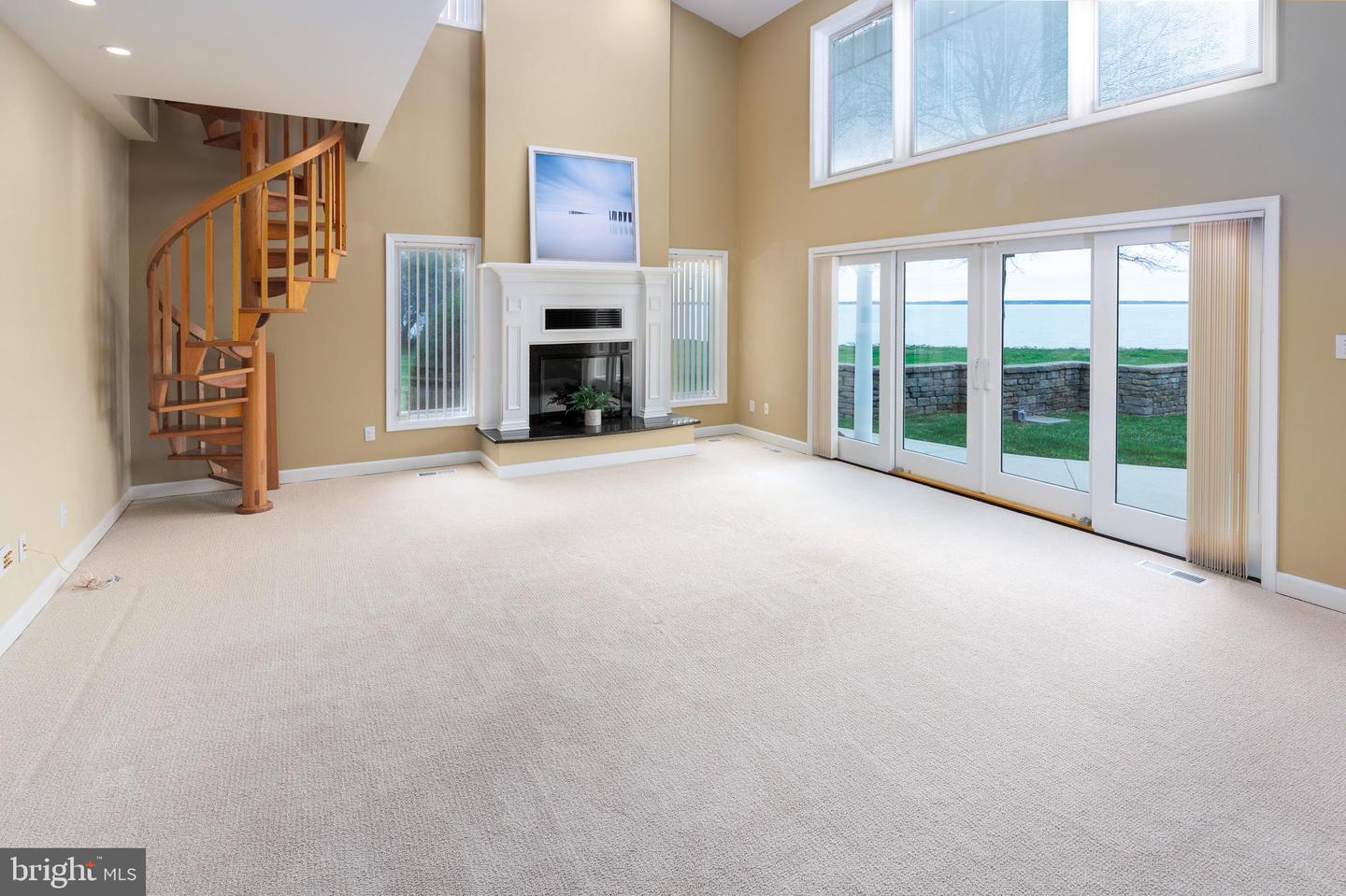 200 Mallard Cove Ln
