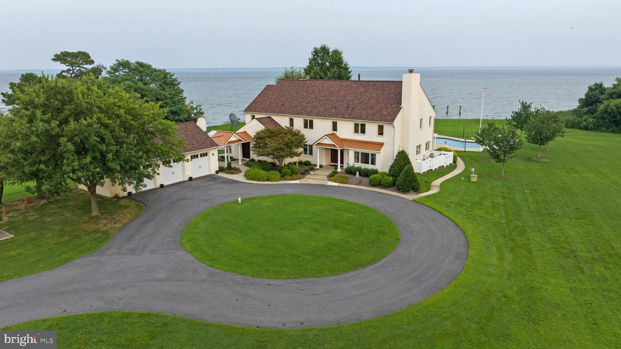 200 Mallard Cove Ln