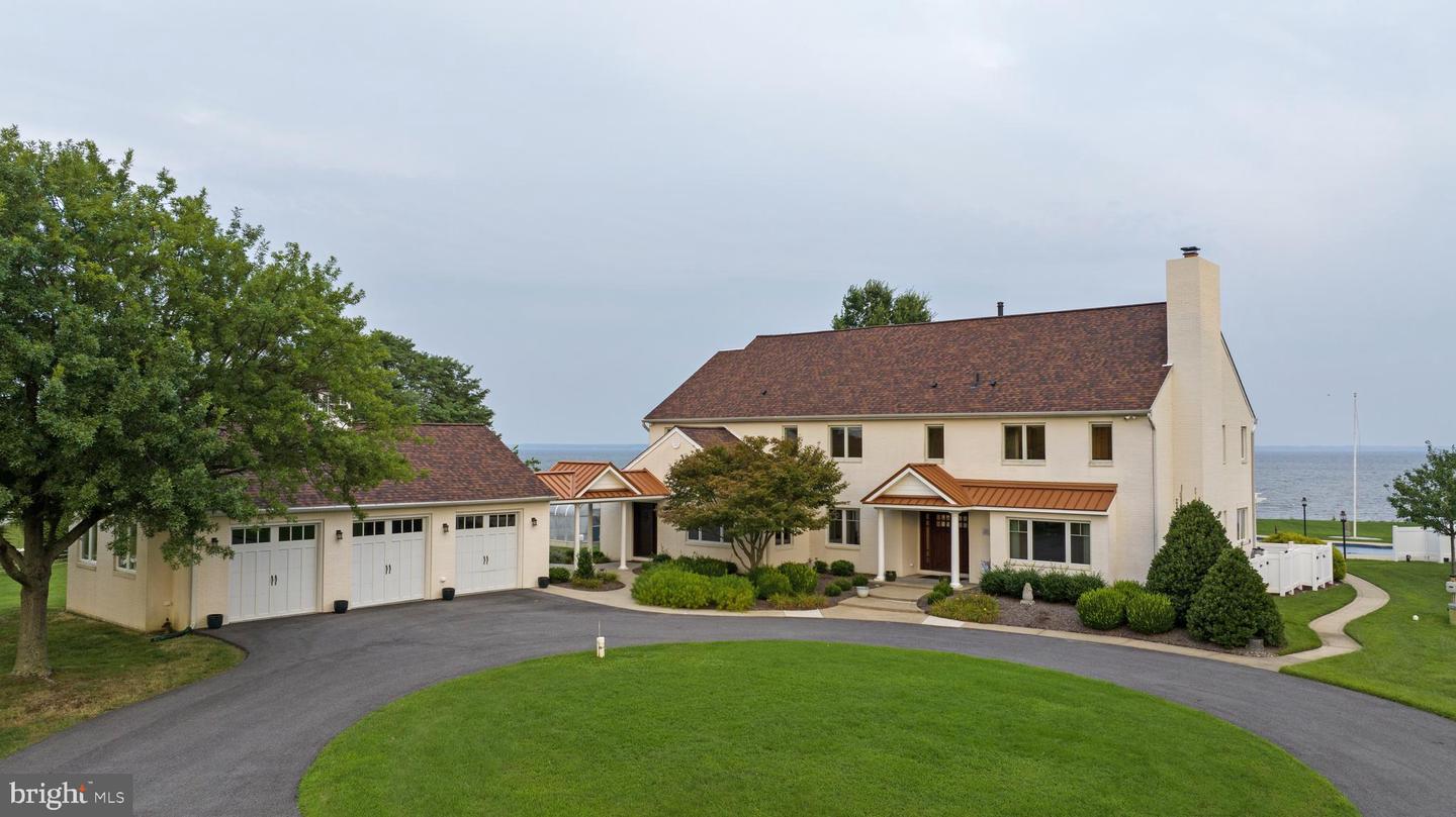 200 Mallard Cove Ln