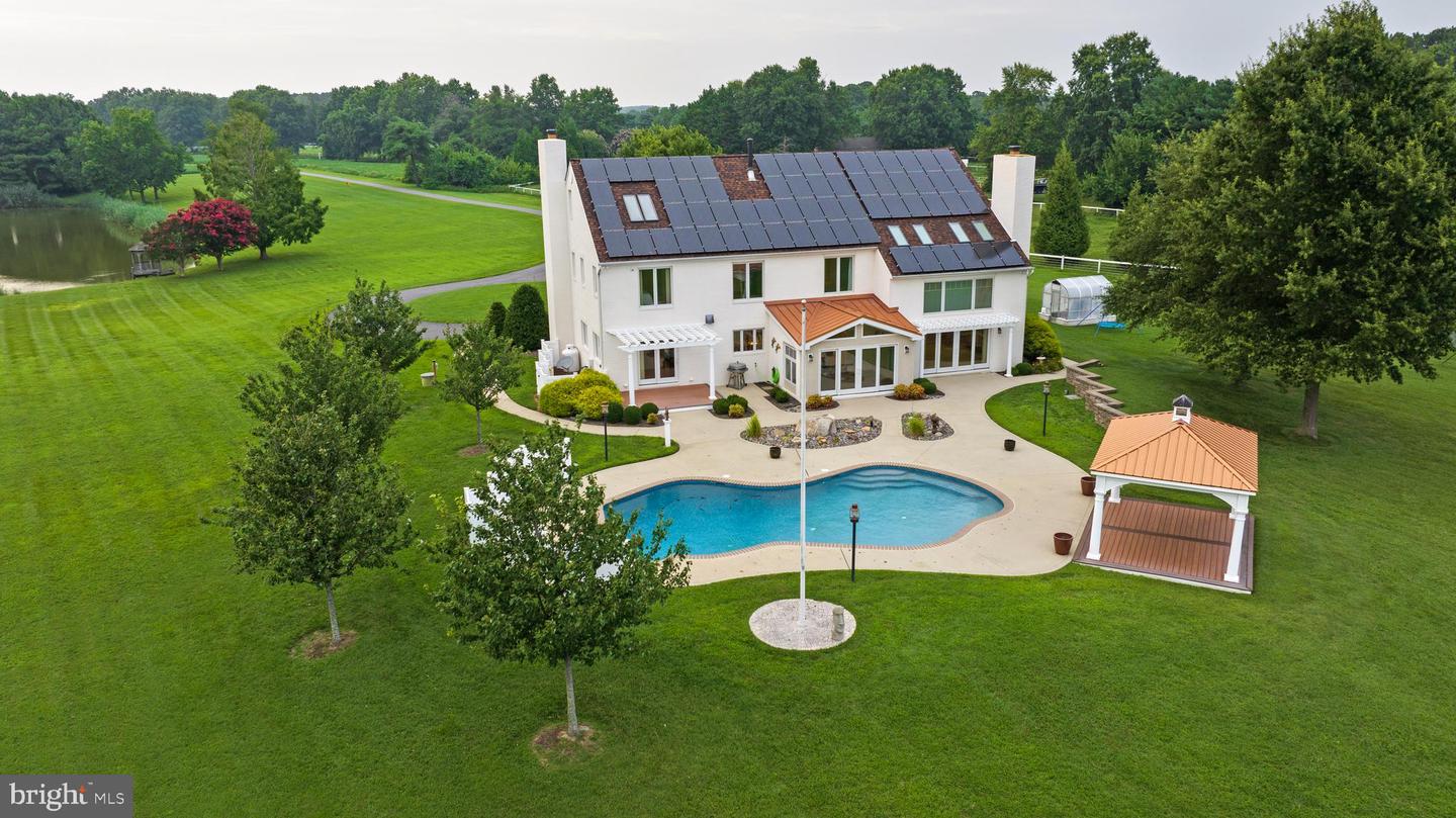 200 Mallard Cove Ln