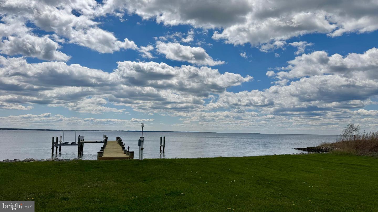 200 Mallard Cove Ln