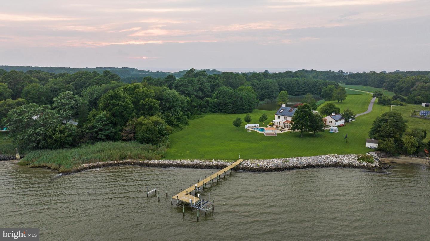 200 Mallard Cove Ln