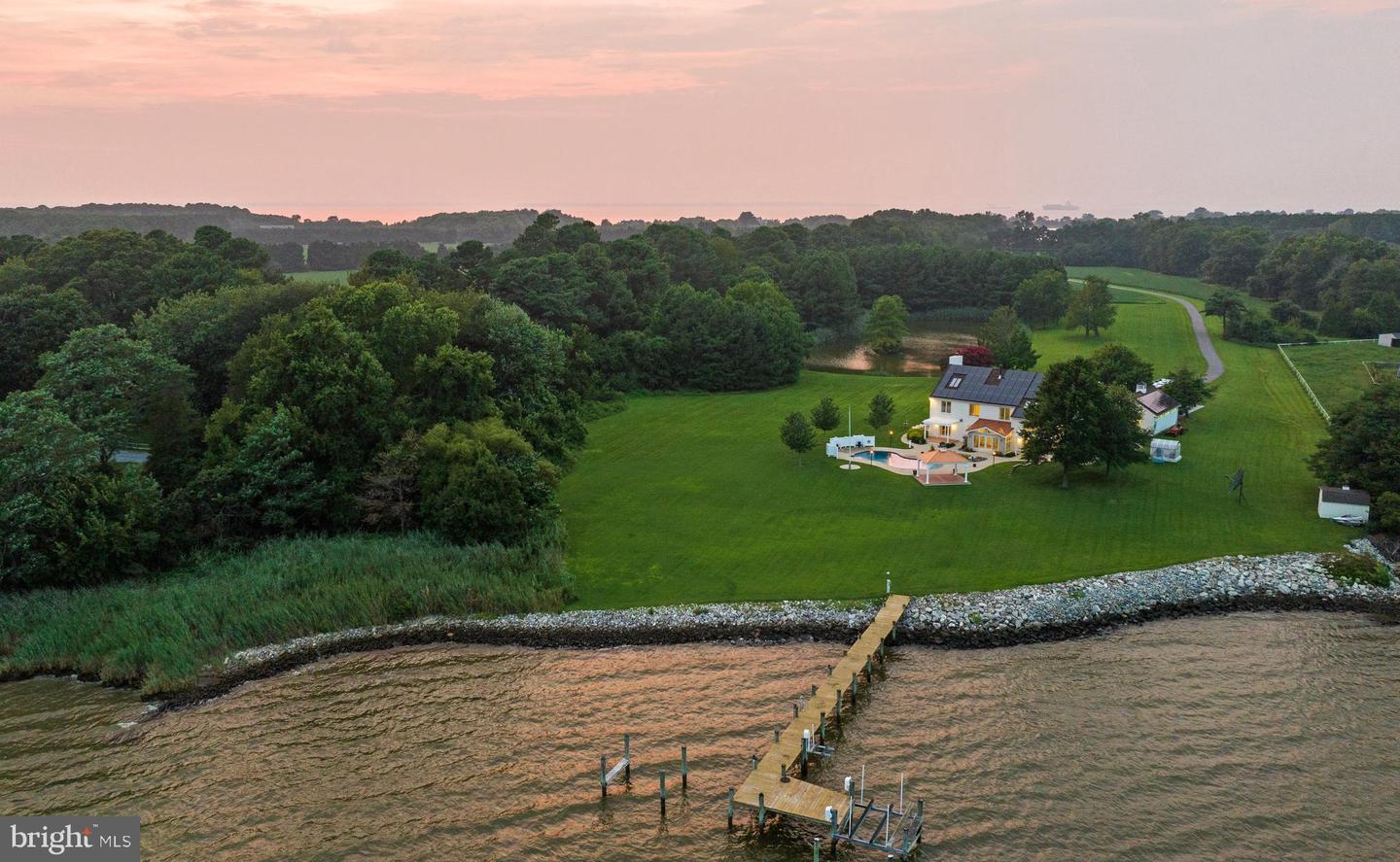 200 Mallard Cove Ln